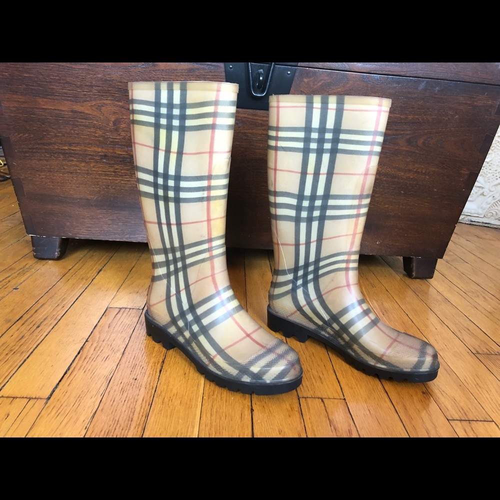 Burberry rubber rain boots